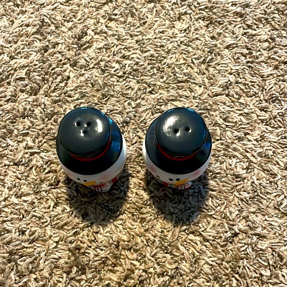 Snowman Salt and Pepper Shakers - Picture 2 of 2